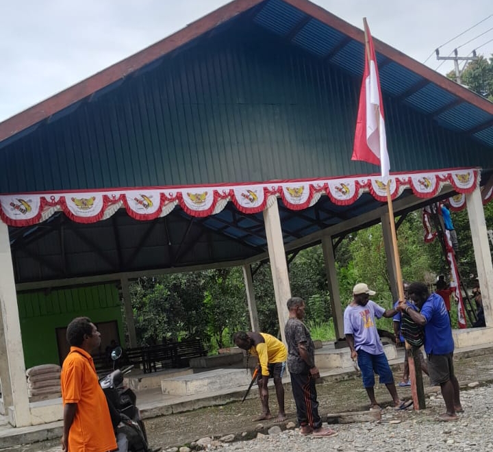 Bendera Merah Putih dan Umbul-umbul Warnai Kampung Bintang Lima