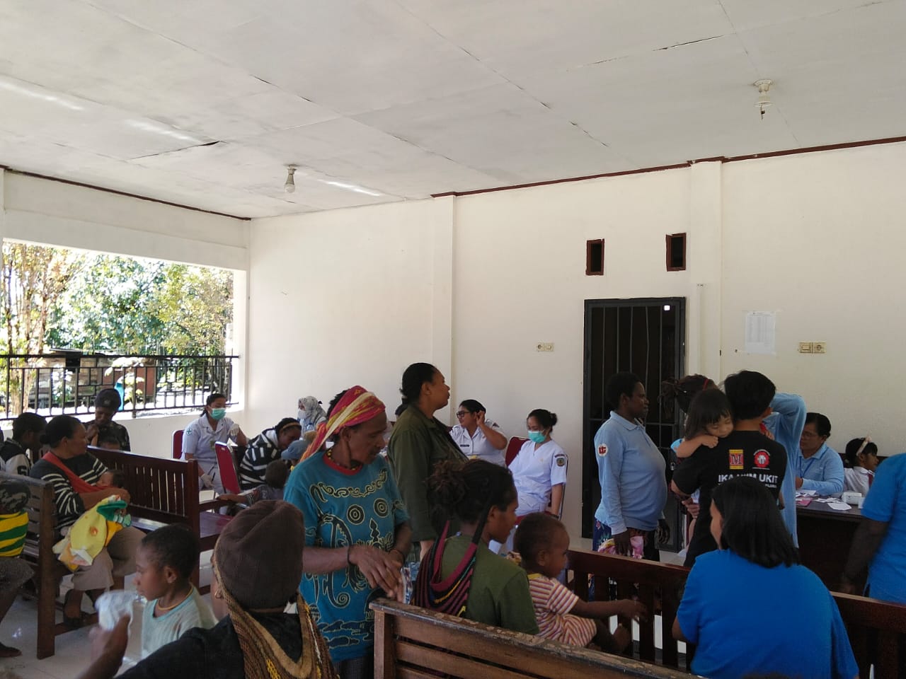 Suasana pelayanan Posyandu di Kampung Jimbi