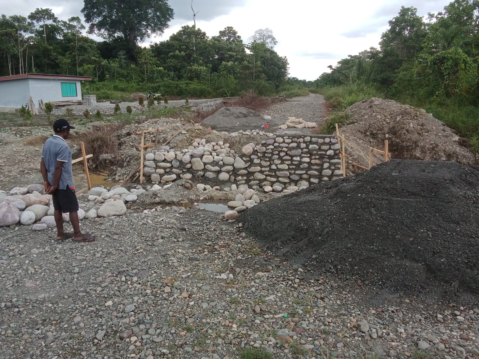 Proses pembuatan jembatan penghubung 