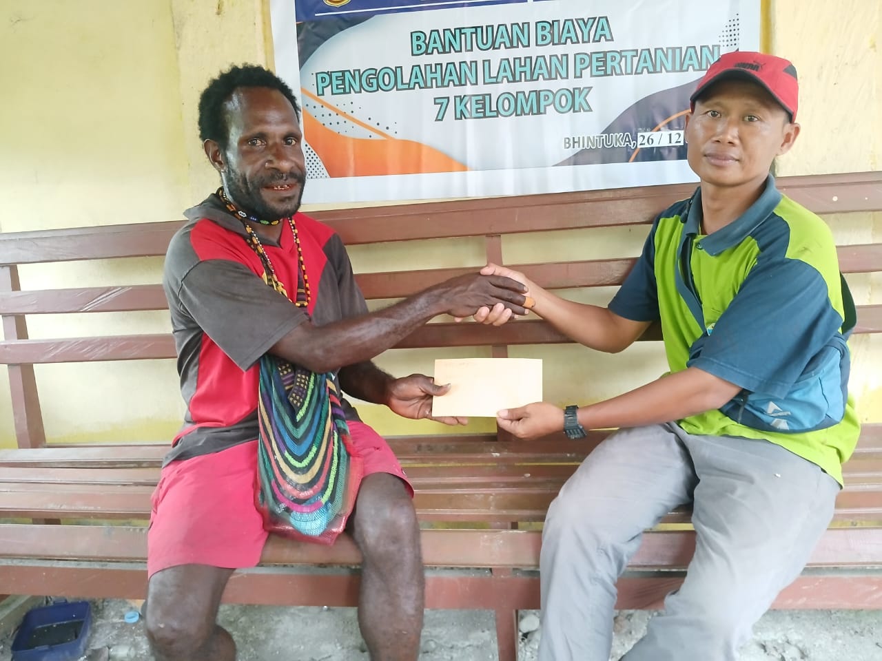 PEMKAM BHINTUKA KUCURKAN DANA DD TAHAP II UNTUK 7 KELOMPOK TANI, DORONG PERLUASAN LAHAN DAN KETAHANAN PANGAN