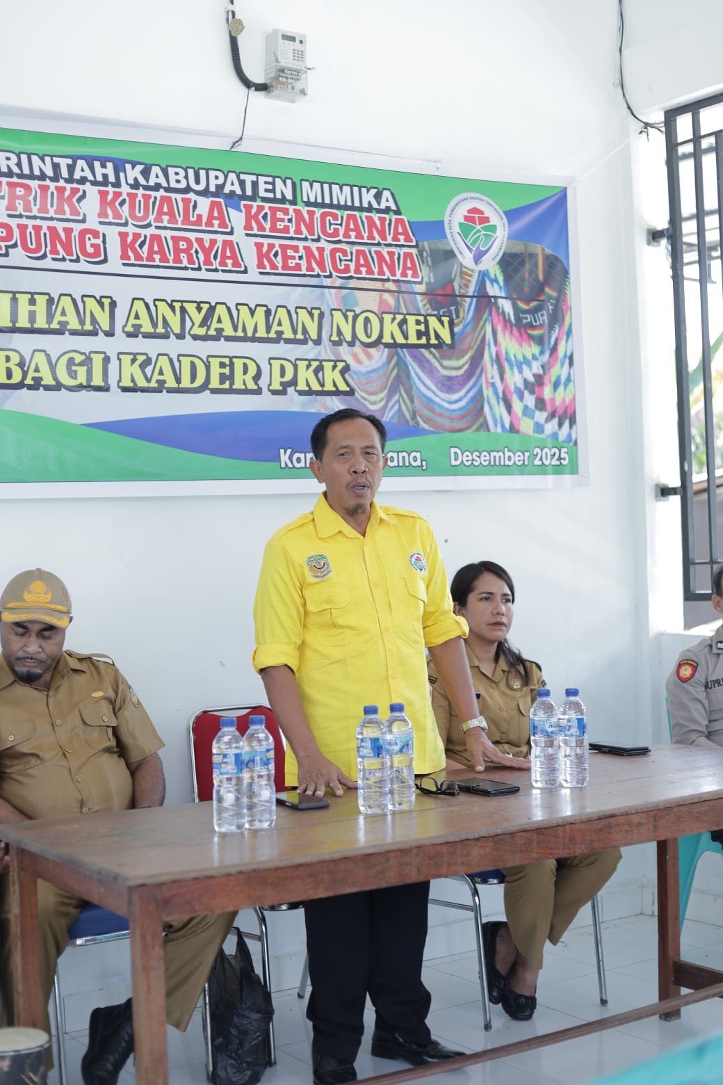 KAMPUNG KARYA KENCANA GELAR PELATIHAN ANYAMAN NOKEN BAGI KADET PKK KAMPUNG