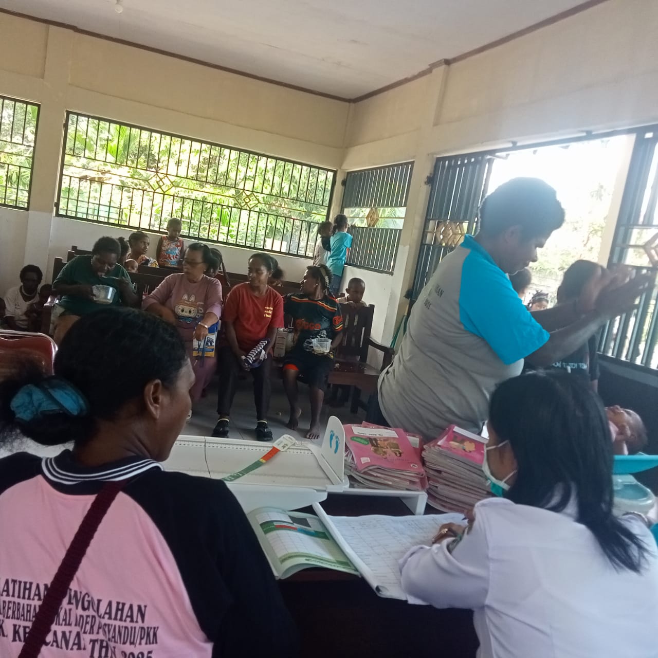 RUTIN GELAR POSYANDU, TIOKA KENCANA FOKUS PMT