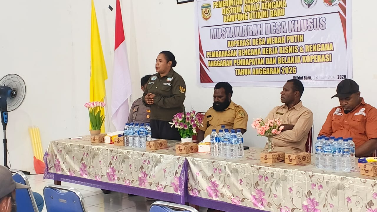 Ibu Ina, selalu pendamping desa saat menyampaikan arahan saat Musdesus