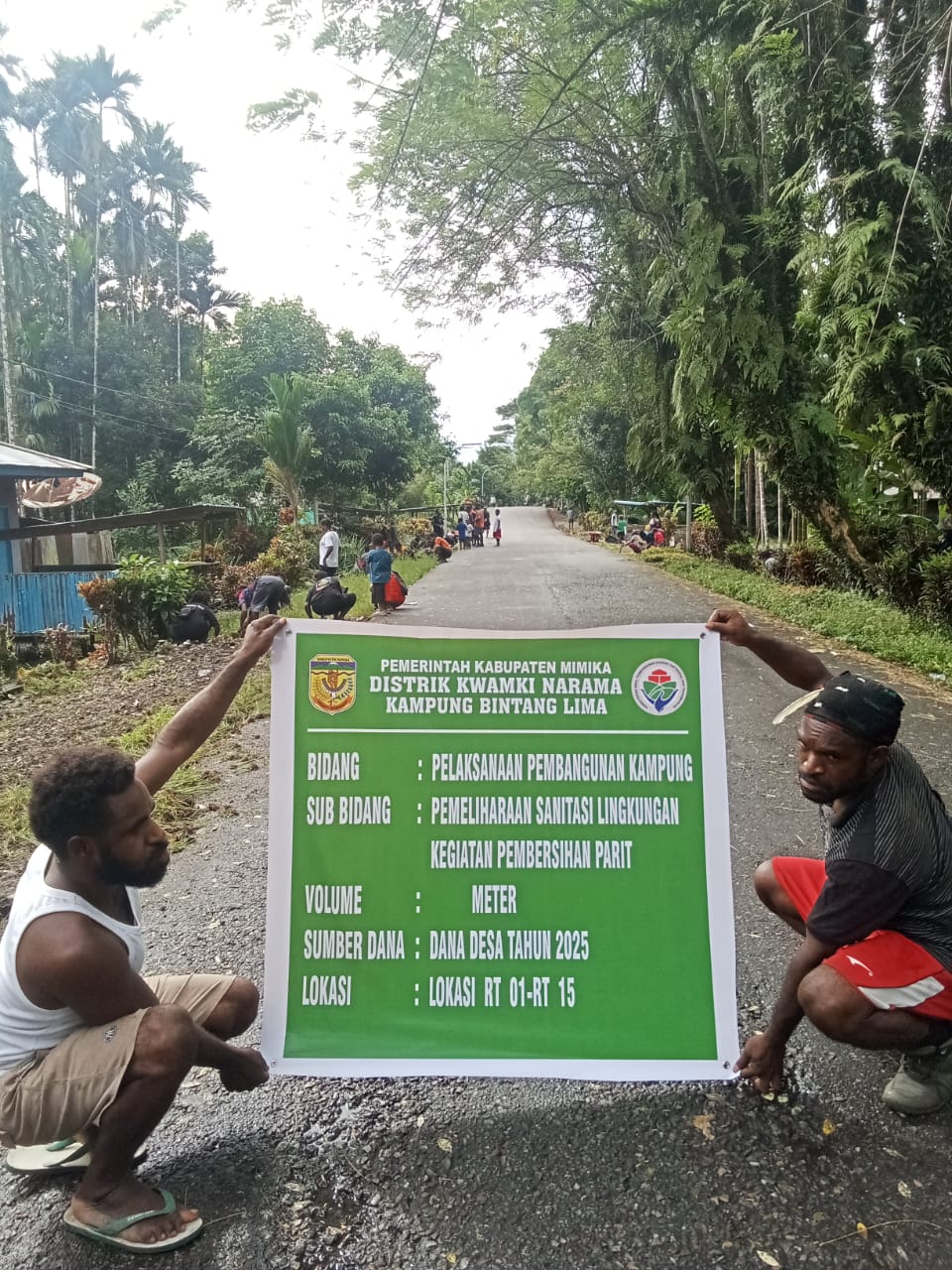 USAI SALURKAN BLT, KAMPUNG BINTANG LIMA GELAR PADAT KARYA PEMBERSIHAN PARIT