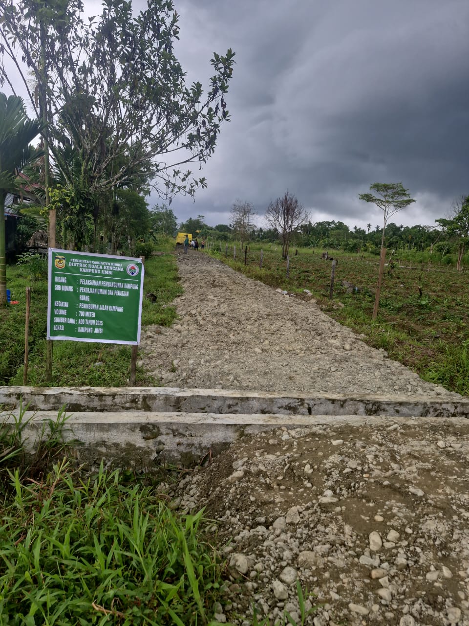Jalan Kampung yang sudah ditimbun