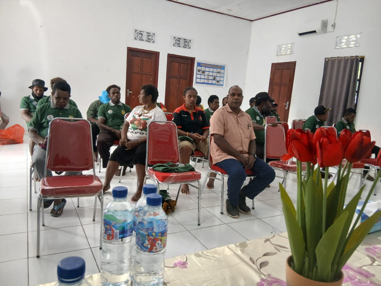 Para peserta perwakilan dari 14 RT mengikuti pelatihan teknologi pertanian pembuatan pupuk organik