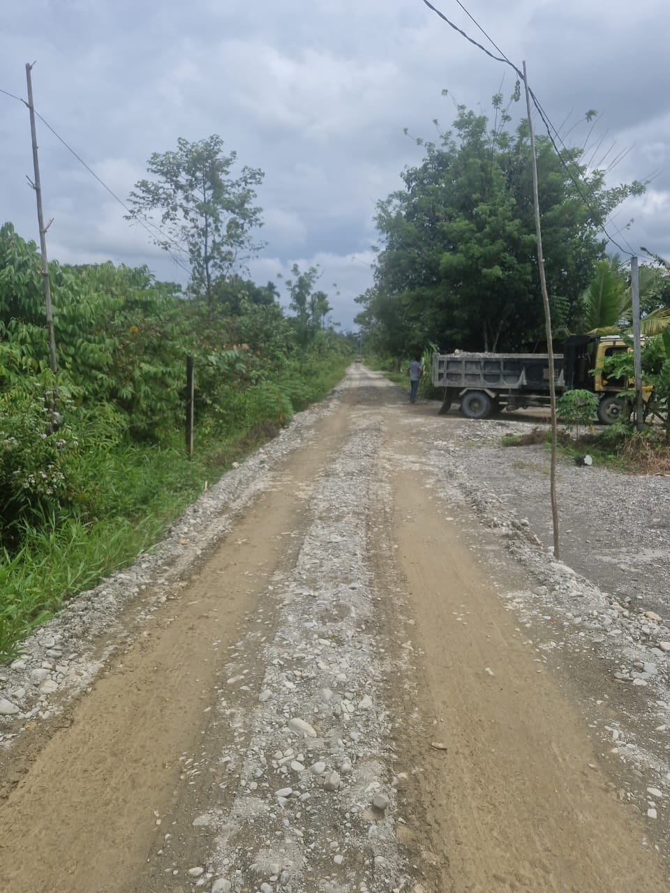 Jalan yang sudah selesai ditimbun