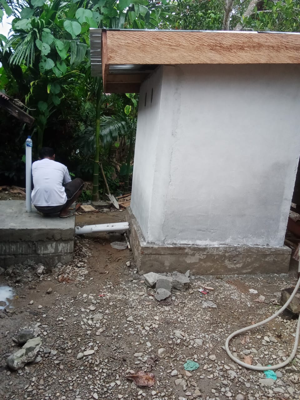 MCK yang dibangun Pemkam Mimika Gunung