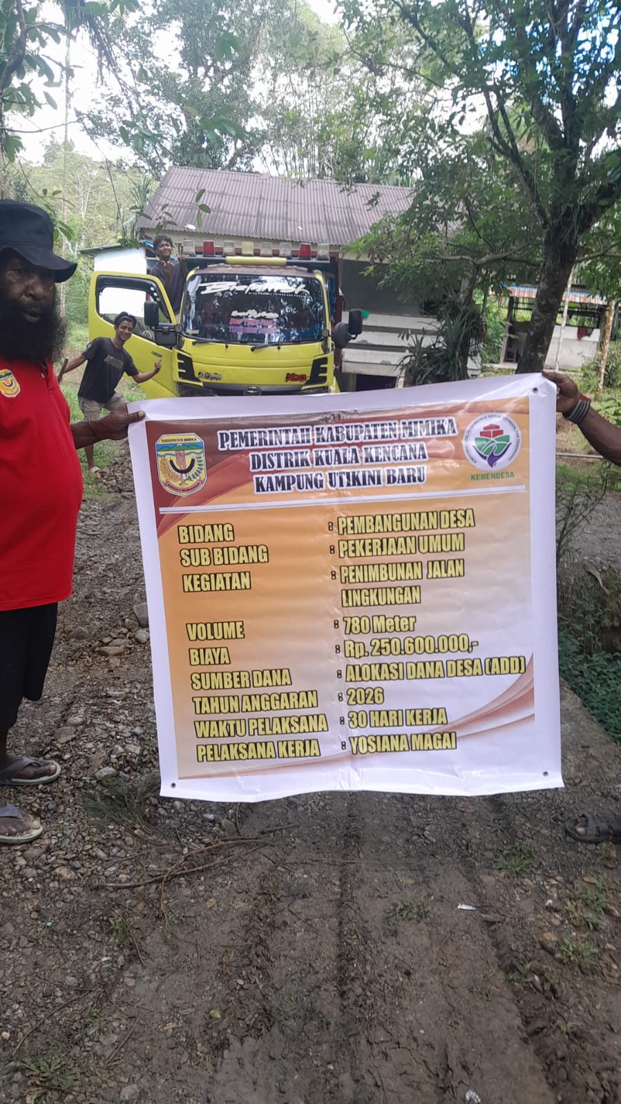 DANA DESA 2026 DIMANFAATKAN UNTUK KEBERSIHAN LINGKUNGAN, 52 RUMAH WARGA UTIKINI SATU DAPAT TIMBUNAN DAN JEMBATAN AKSES