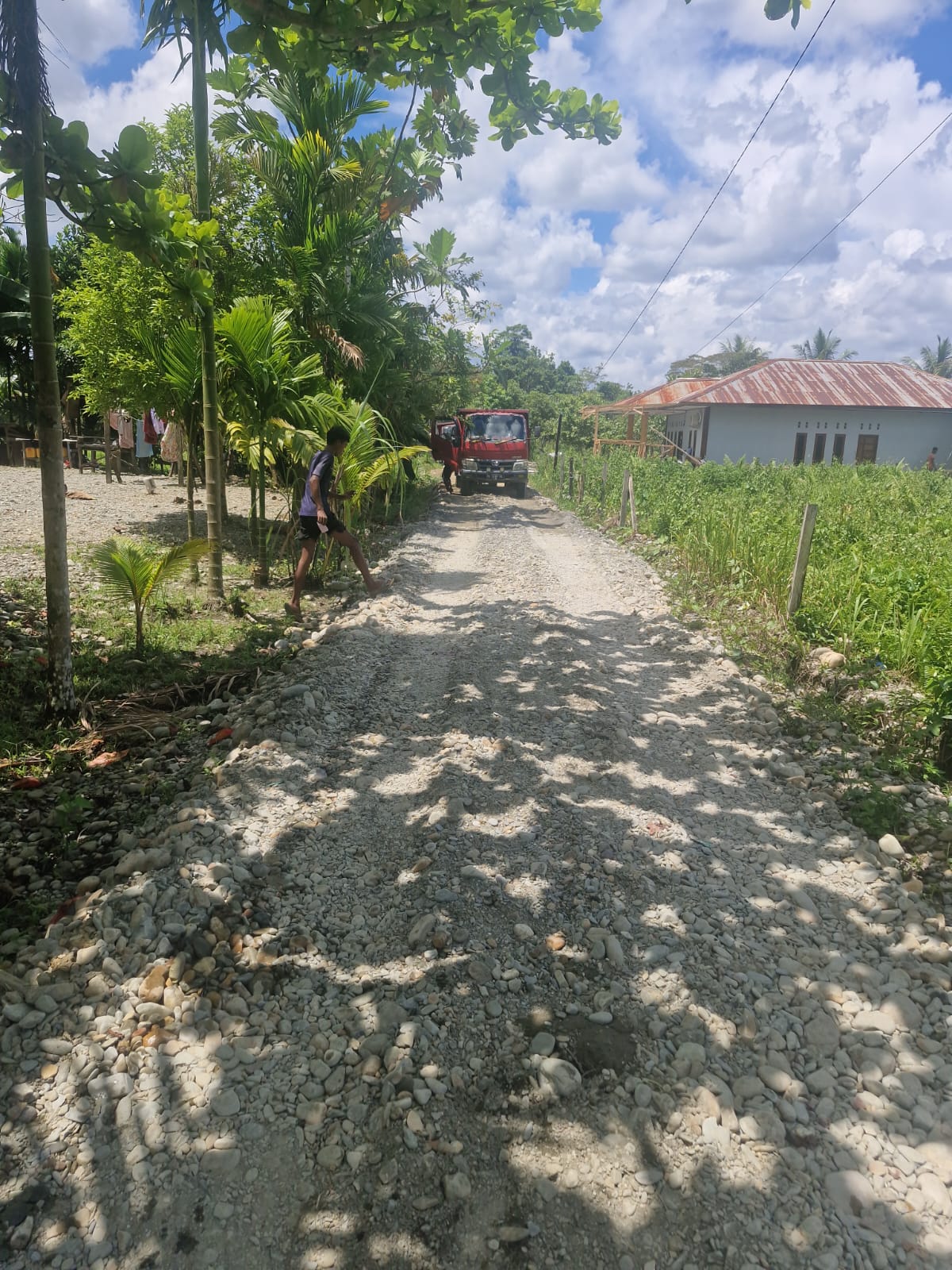 Jalan yang sudah selesai ditimbun