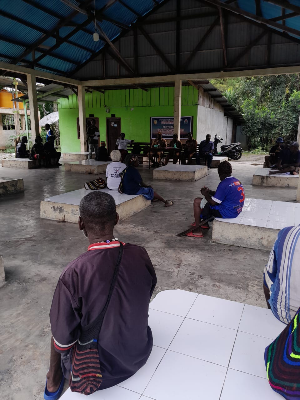 Suasana Penyaluran BLT kepada warga di Kampung Bintang Lima