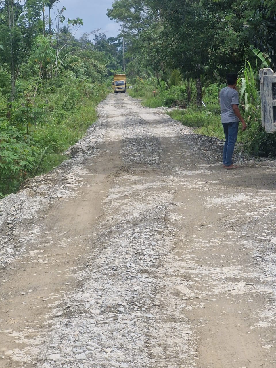 Jalan yang sudah selesai ditimbun