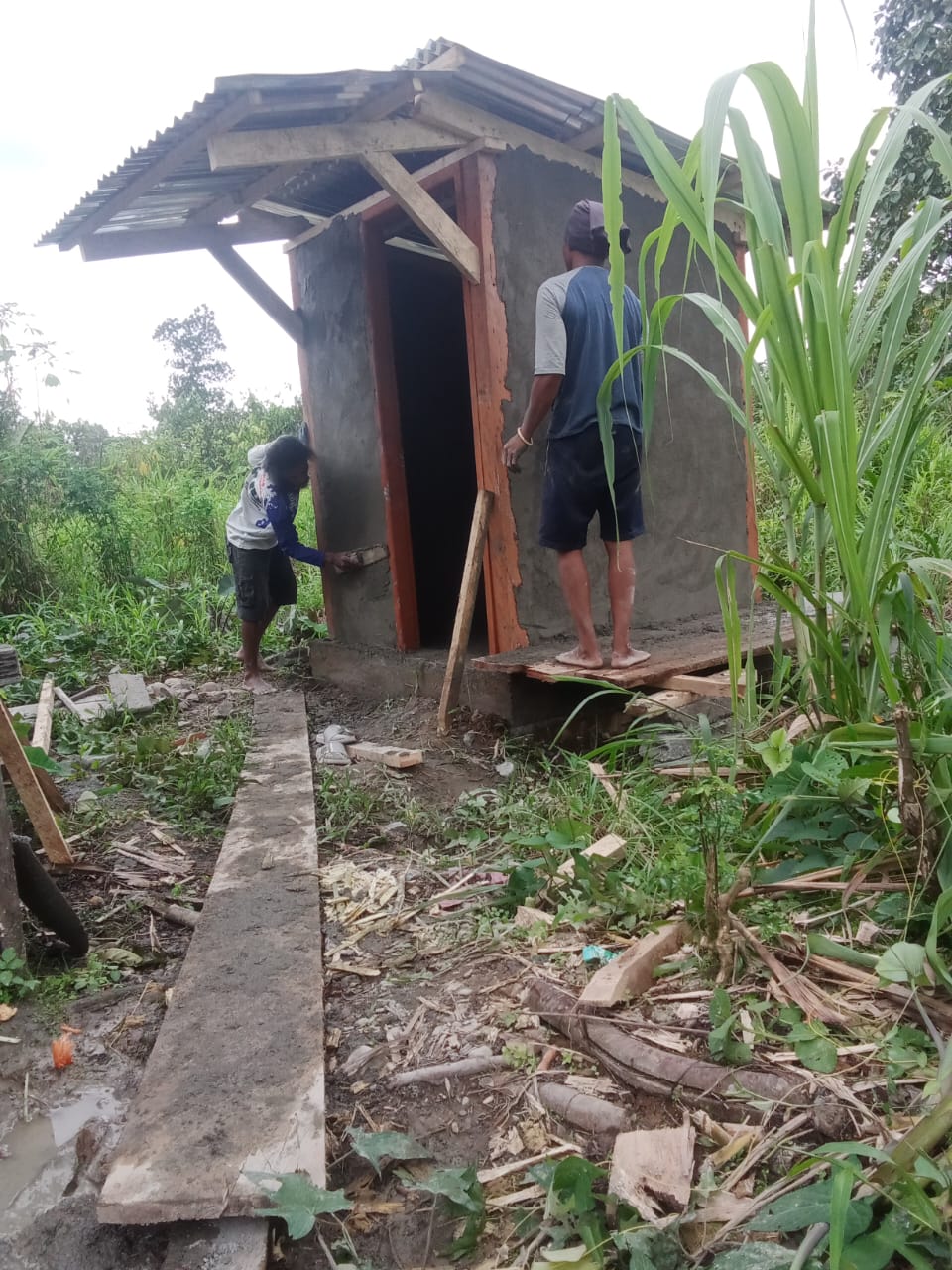 MCK yang dibangun Pemkam Mimika Gunung
