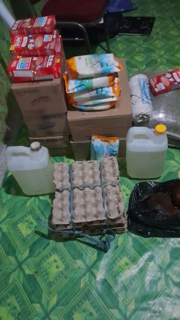 Bahan makanan yang akan disalurkan untuk warga