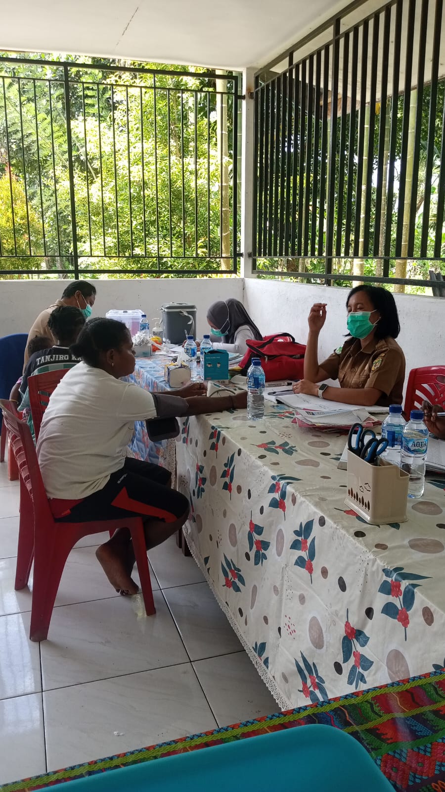 POSYANDU RUTIN DIGELAR DI KAMPUNG UTIKINI II, PULUHAN BALITA, IBU HAMIL DAN LANSIA DAPAT PELAYANAN KESEHATAN