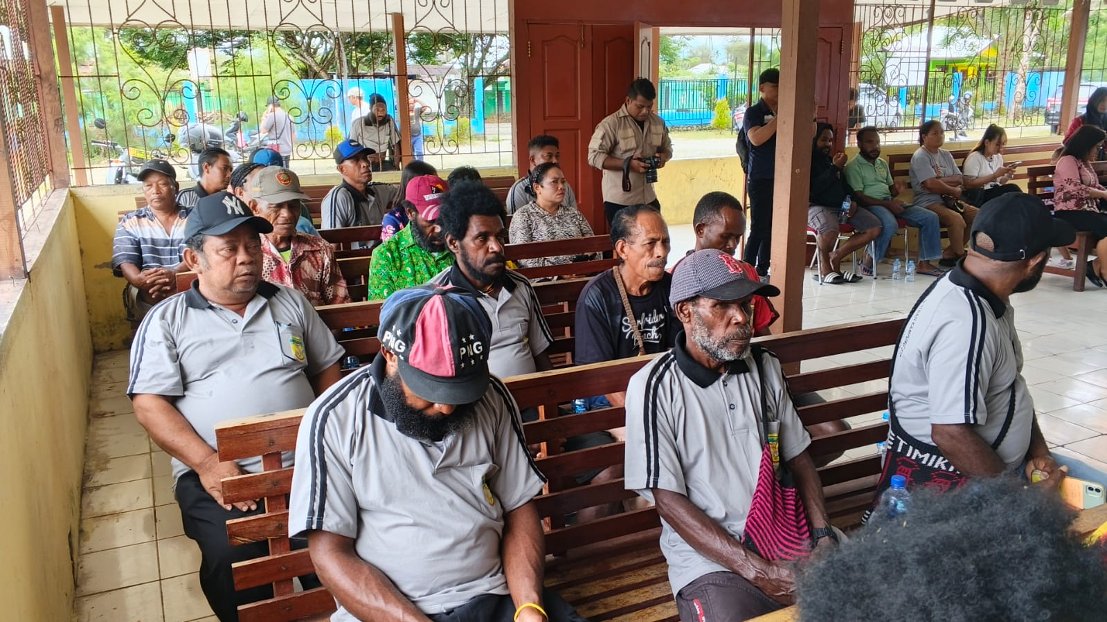 Suasana kegiatan musrenbang Kampung Bhintuka