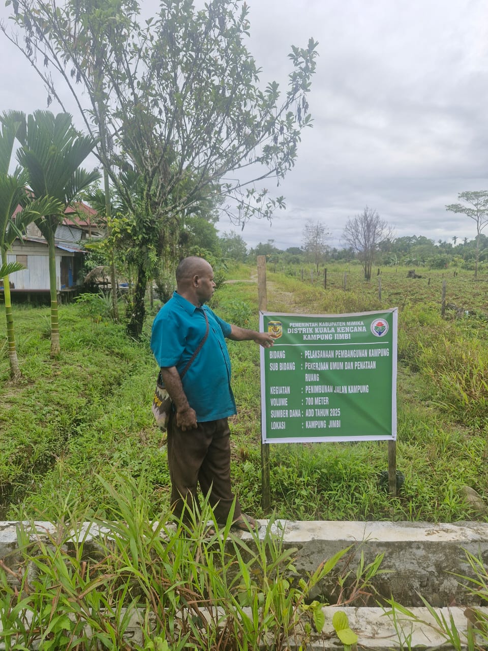 KAMPUNG JIMBI TIMBUN JALAN SEPANJANG 700 METER